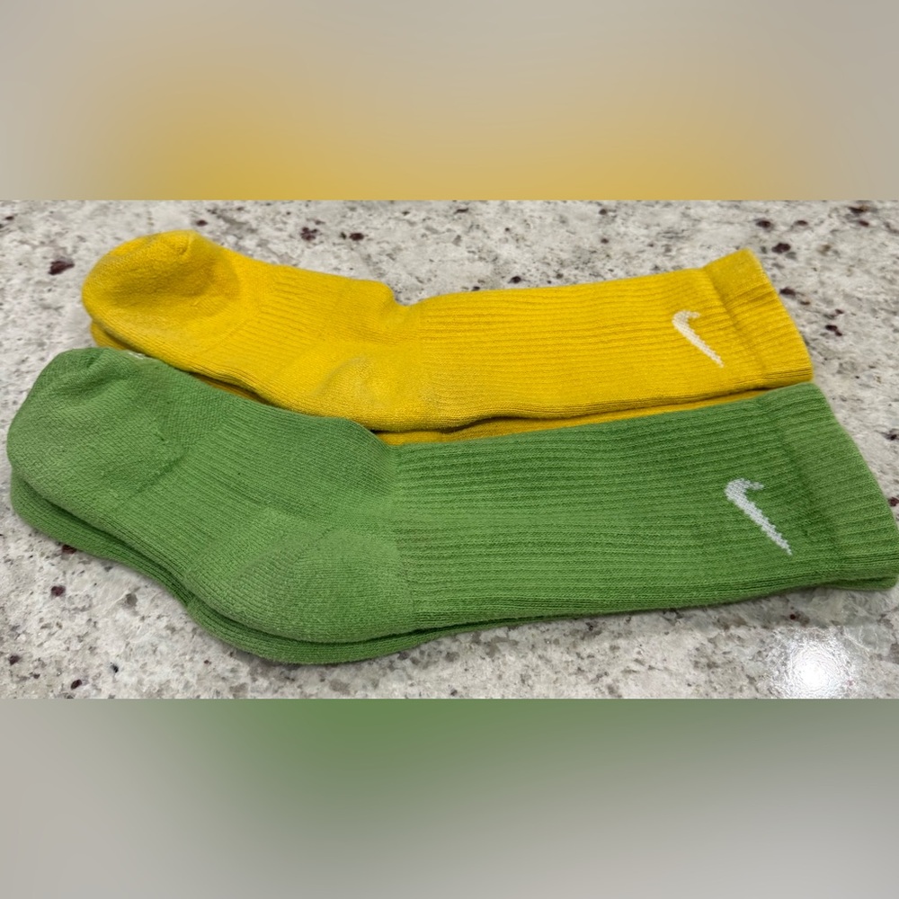 Nike Men's Athletic Socks in Green and Yellow. Size M (6-10)